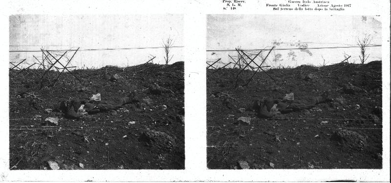 Slovenia - Carso - monte Vodice - caduti - cadaveri - reticolati - filo spinato - 1917 (positivo) di Marzocchi, Luigi (primo quarto XX)