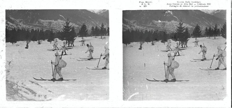 Friuli-Venezia Giulia - Carnia - Alto But - neve - sciatori - soldati - militari - sci - mimetica - 1917 (positivo) di Marzocchi, Luigi (primo quarto XX)