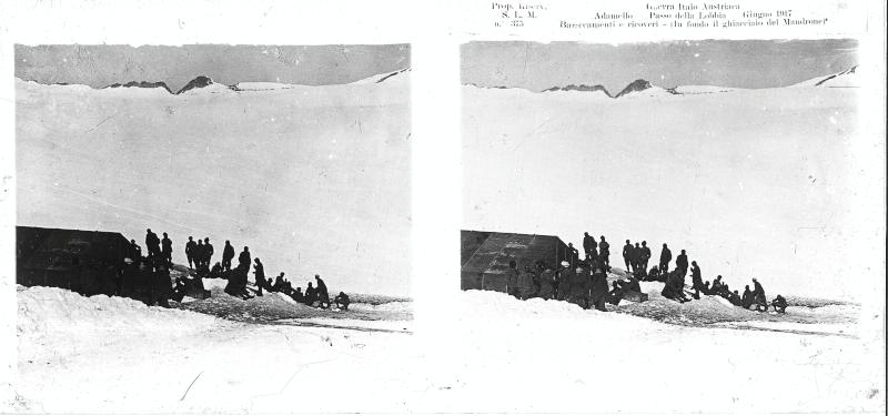 ghiacciaio di Mandrone - baraccamenti - ricoveri - 1917 (positivo) di Marzocchi, Luigi (primo quarto XX)