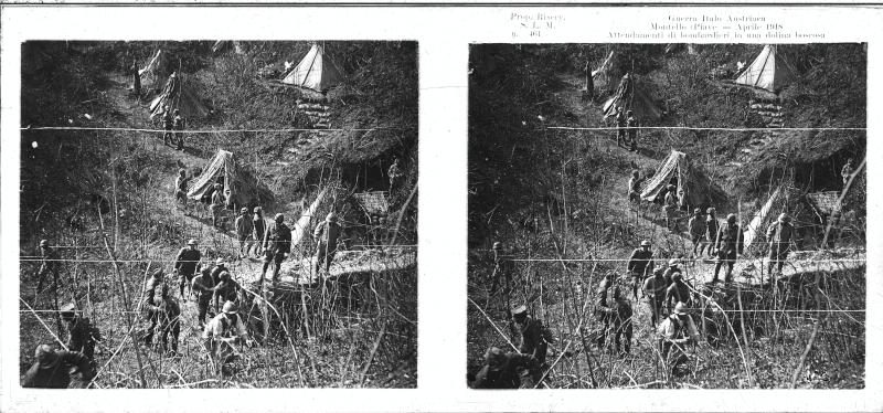 Montello - tende - soldati italiani - bombardieri - 1918 (positivo) di Marzocchi, Luigi (primo quarto XX)