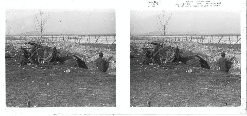 Grave di Ciano - Piave - filo spinato - reticolati - soldati italiani - 1917 (positivo) di Marzocchi, Luigi (primo quarto XX)