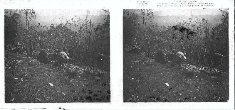 Monte Tomba - soldati - ripiegamenti - 1917 (positivo) di Marzocchi, Luigi (primo quarto XX)