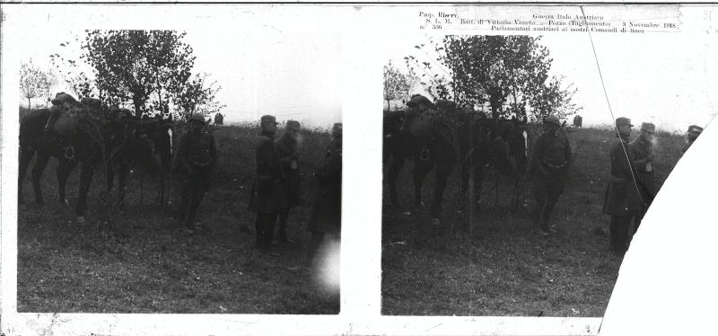 Udine - Pozzo - soldati - parlamentari austriaci - 1918 (positivo) di Marzocchi, Luigi (primo quarto XX)