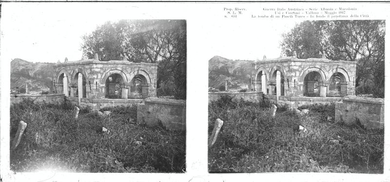 Albania - Valona - tomba - panorama - 1917 (positivo) di Marzocchi, Luigi (primo quarto XX)