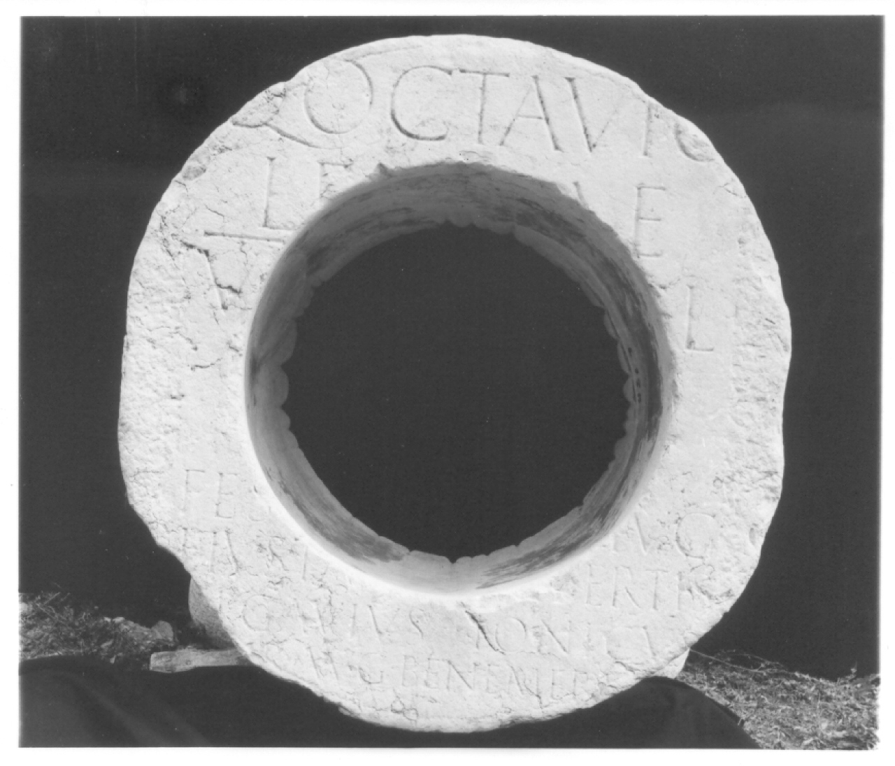 blocco/ con iscrizione 