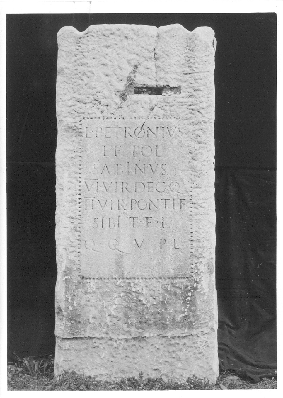 cippo sepolcrale (sconosciuta)