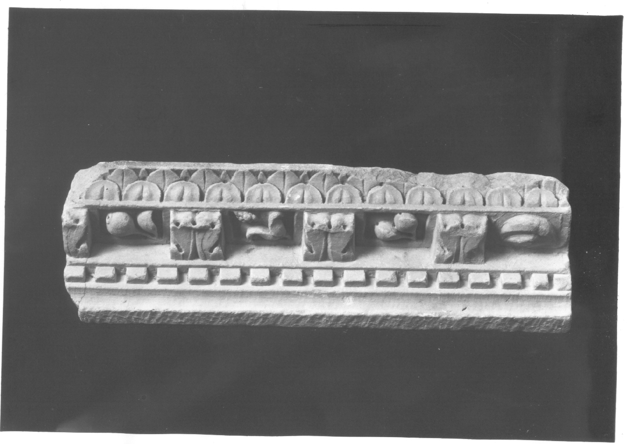 cornice/ frammento (II sec. d.C)