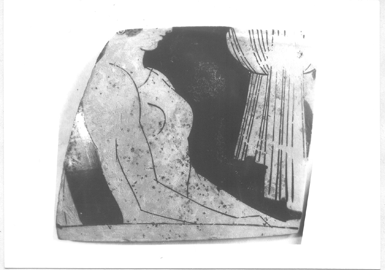 figura femminile (frammento fittile) - produzione attica (V sec. a.C)