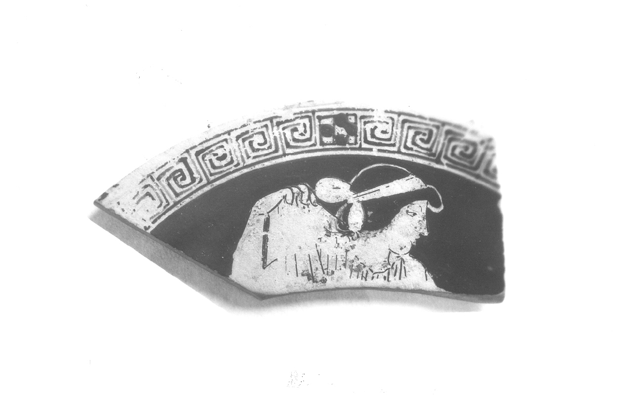Figura femminile (kylix/ frammento) - produzione attica (V sec. a.C)