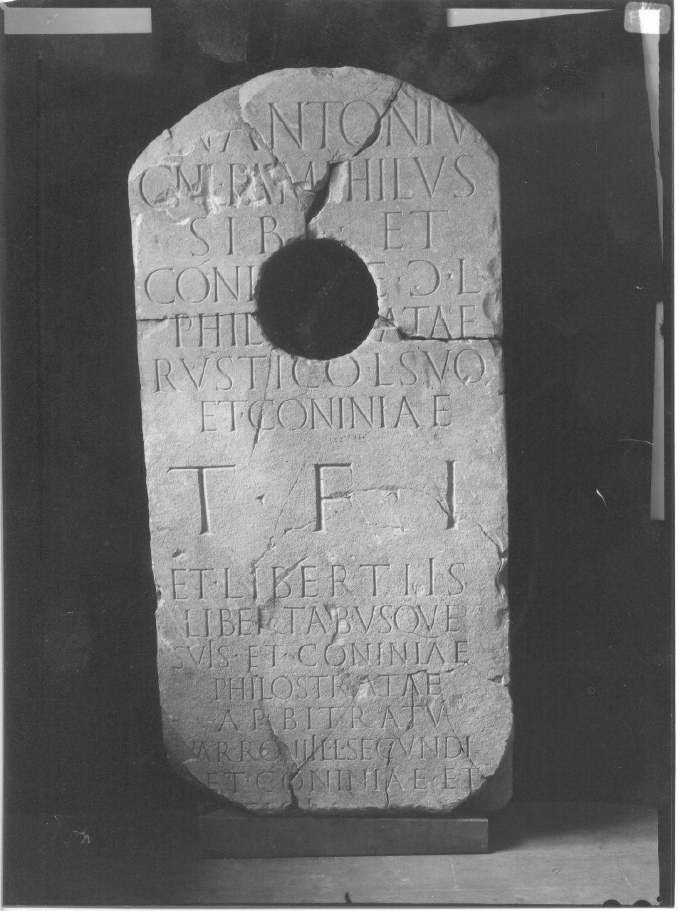 stele/ funeraria (prima metà I sec. d.C)