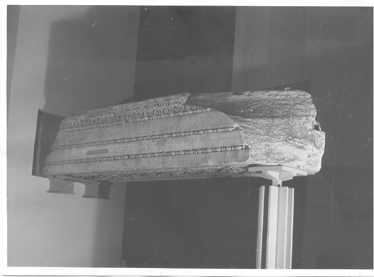 architrave con soffitto (II sec. D.C., età severiana)