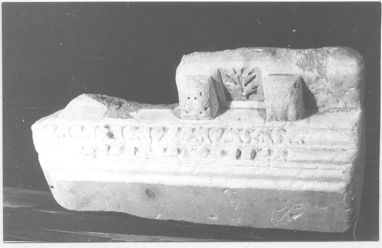 cornice/ angolare (II sec. d.C)