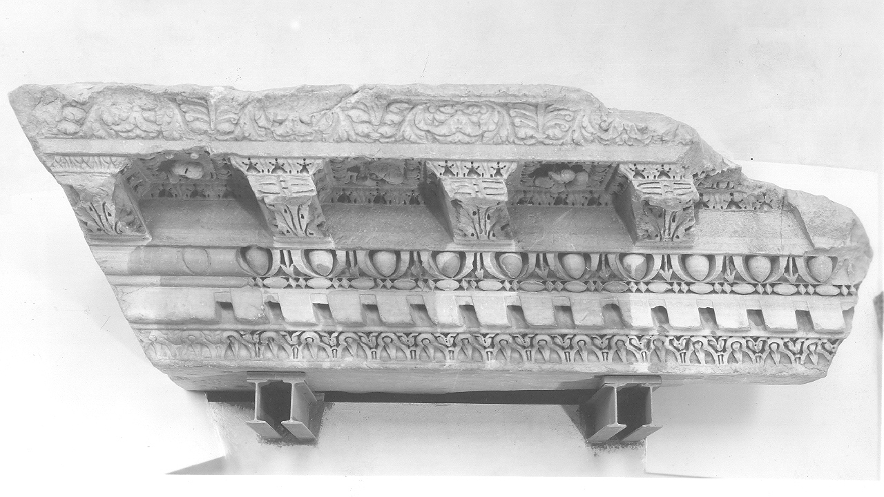 cornice/ blocco (II sec. d.C)