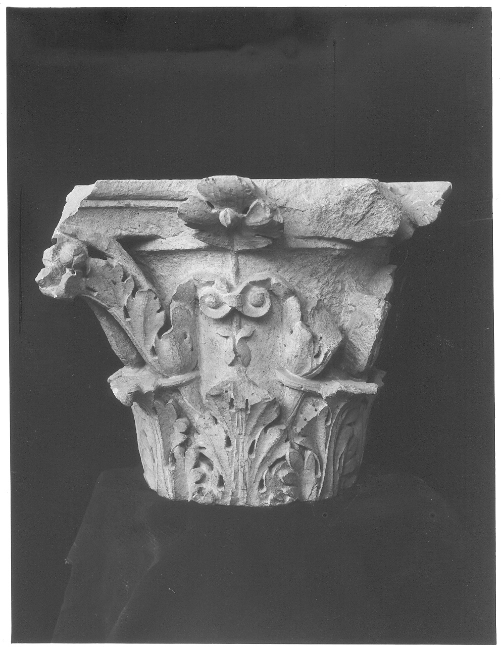 capitello/ di colonna (prima metà I sec. d.C)