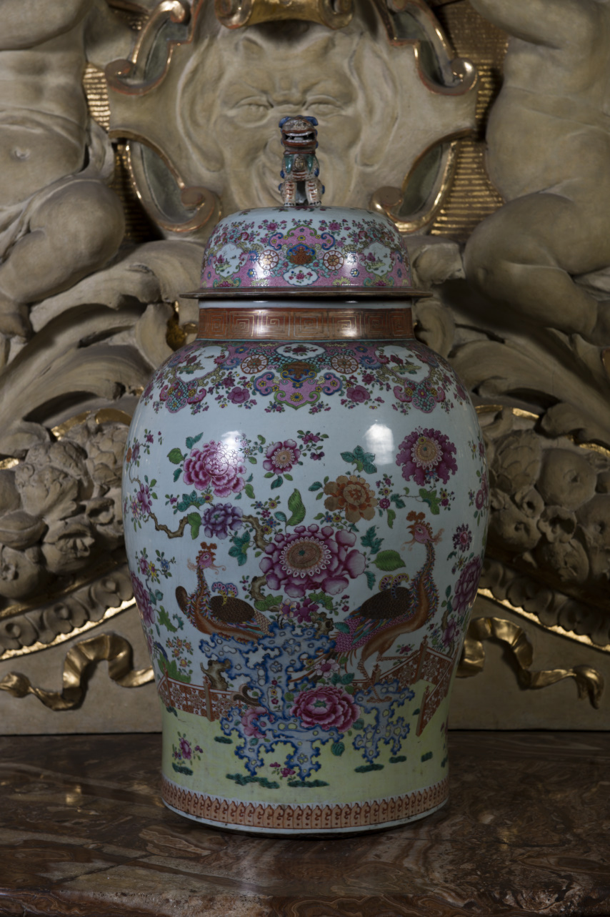 vaso con coperchio, coppia - manifattura cinese (secondo quarto sec. XVIII)