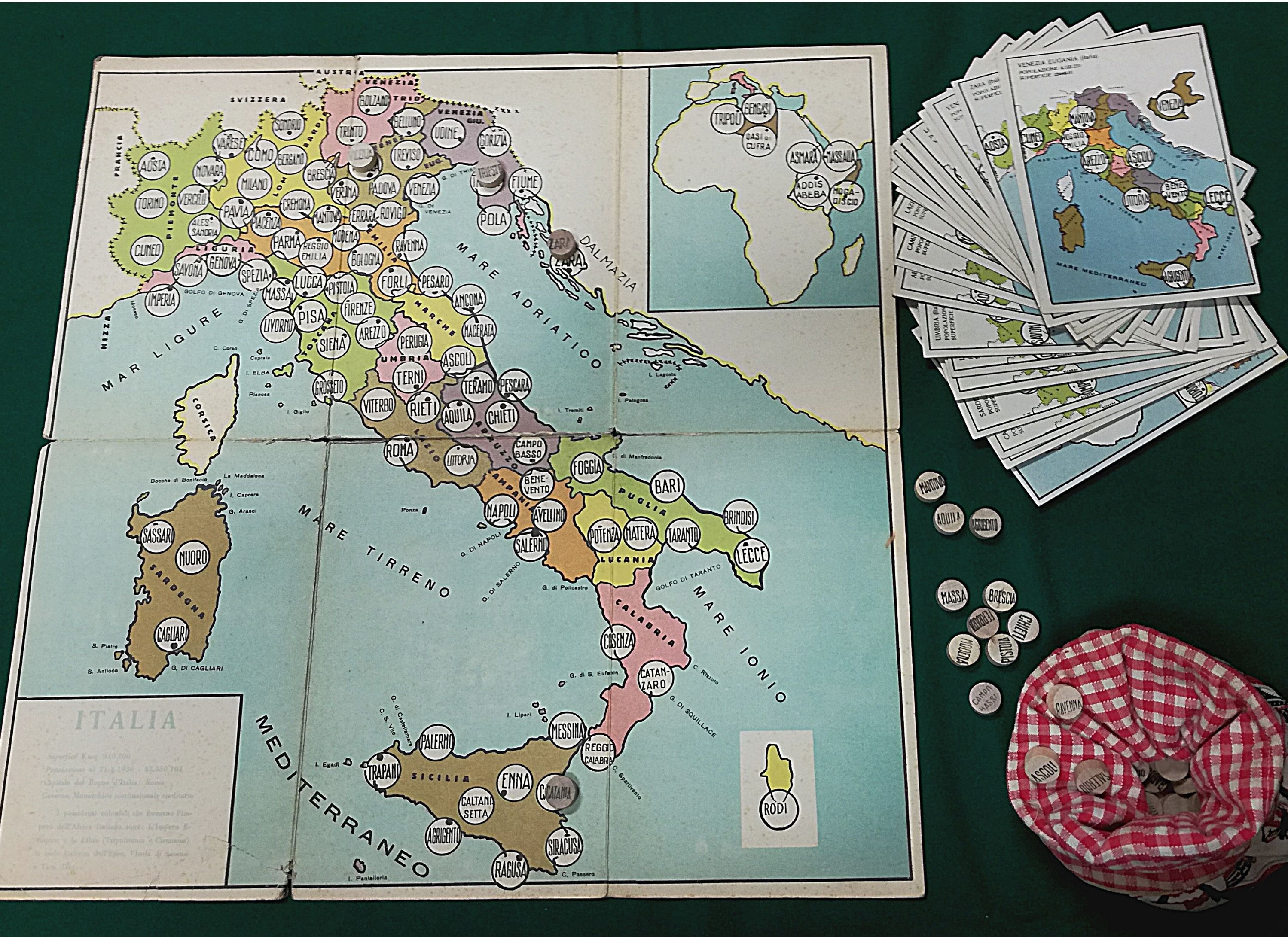 gioco della tombola, geografica d'Italia e sue colonie, accessori ludici - area scolastica (anni '30 del XX secolo)