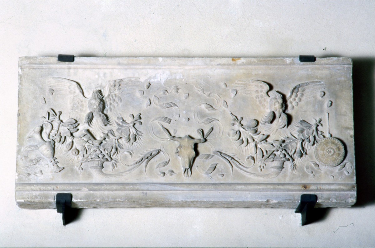 motivo decorativo vegetale con allegorie (rilievo, frammento) di Benedetto da Rovezzano (primo quarto sec. XVI)