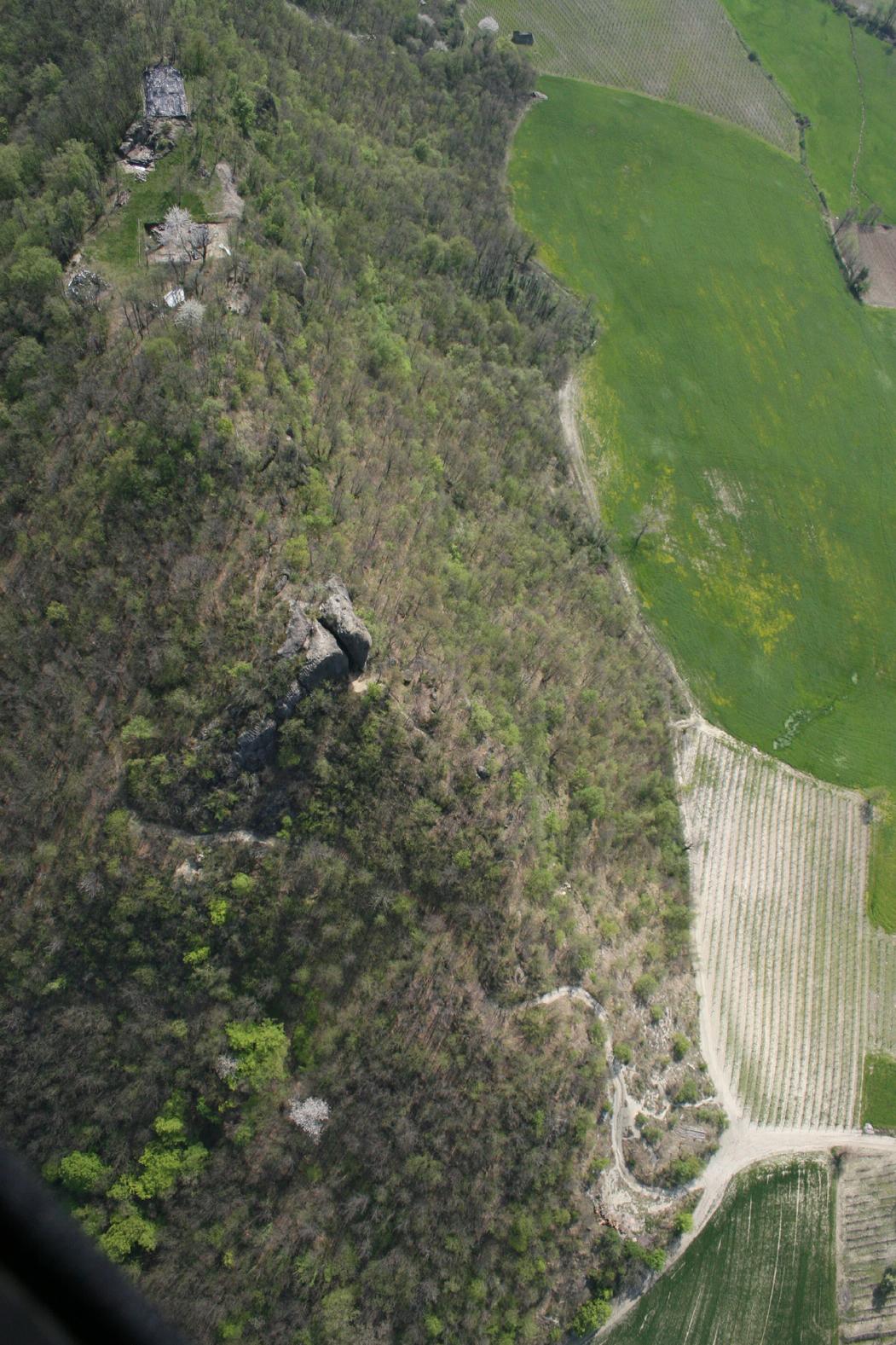Piana di San Martino (sito pluristratificato) - Pianello Val Tidone (PC)  (Da Età del Bronzo Medio a Età Moderna)