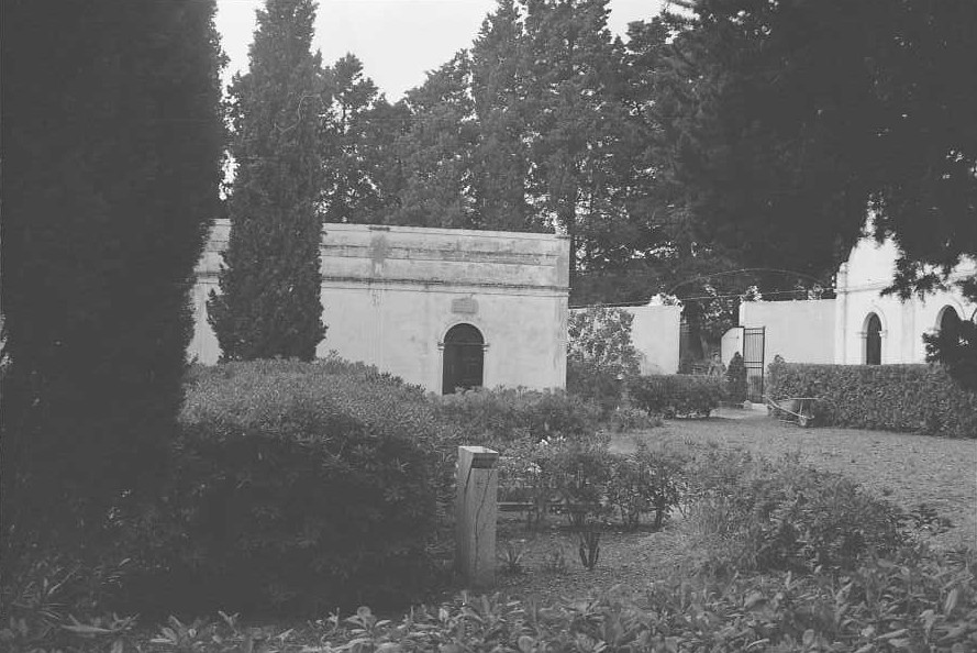 Cimitero di Porto Azzurro (cimitero, pubblico) - Porto Azzurro (LI)  <br>Condizioni d'uso: <a class='link-esterno' href='https://docs.italia.it/italia/icdp/icdp-pnd-circolazione-riuso-docs/it/v1.0-giugno-2022/testo-etichetta-BCS.html' target='_bcs'>Beni Culturali Standard (BCS)</a>