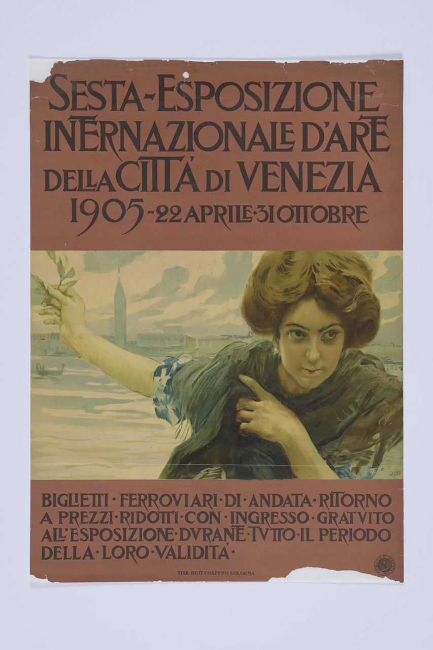 Sesta Esposizione Internazionale d'Arte della città di Venezia, donna a mezzobusto indica la città di Venezia che si staglia alle sue spalle (manifesto) di Tito Ettore (XX)