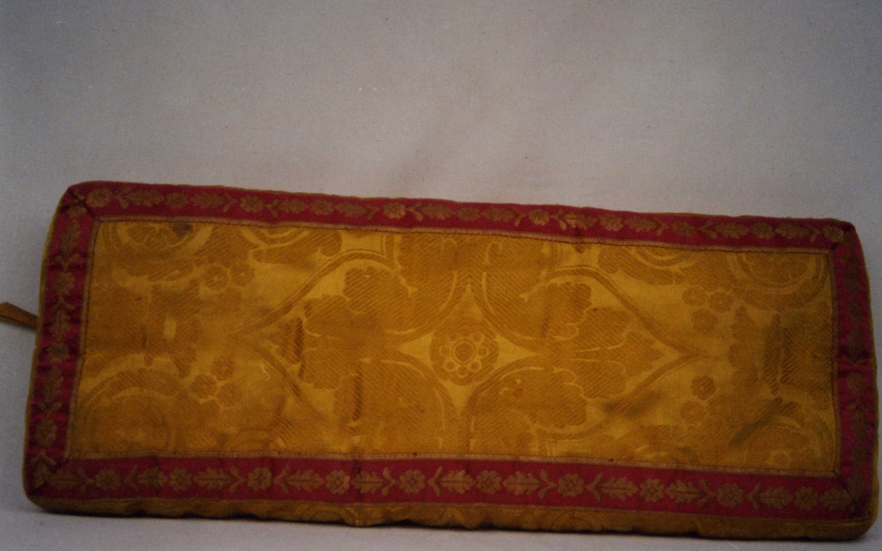 cuscino - manifattura francese, manifattura italiana (primo quarto sec. XIX)