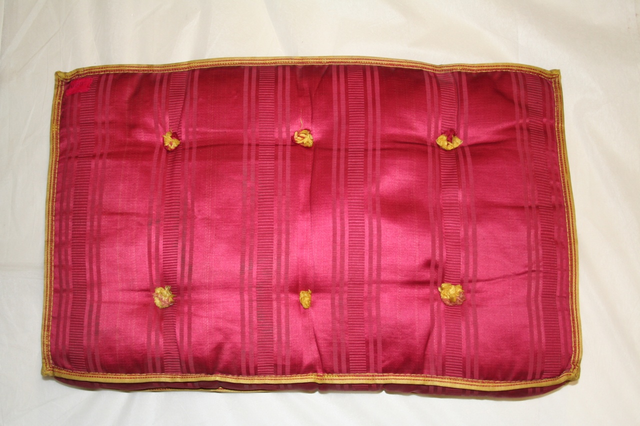 cuscino - manifattura italiana (terzo quarto sec. XIX)