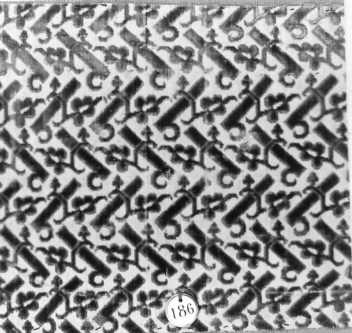 motivi decorativi vegetali stilizzati (tessuto, frammento) - manifattura italiana (secc. XVI/ XVII)