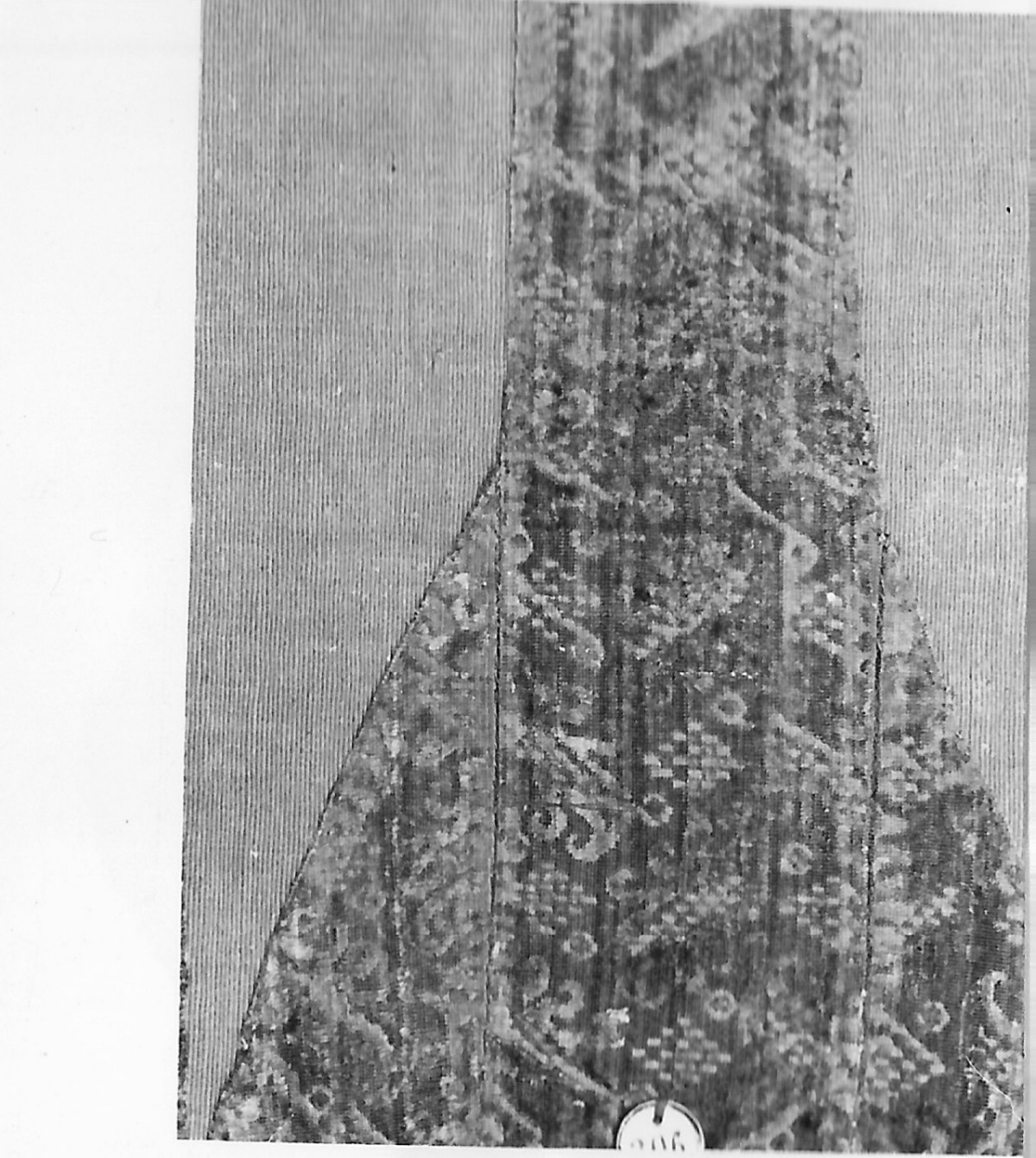 motivi decorativi geometrici e vegetali stilizzati (tessuto, frammento) - manifattura italiana (secc. XVI/ XVII)