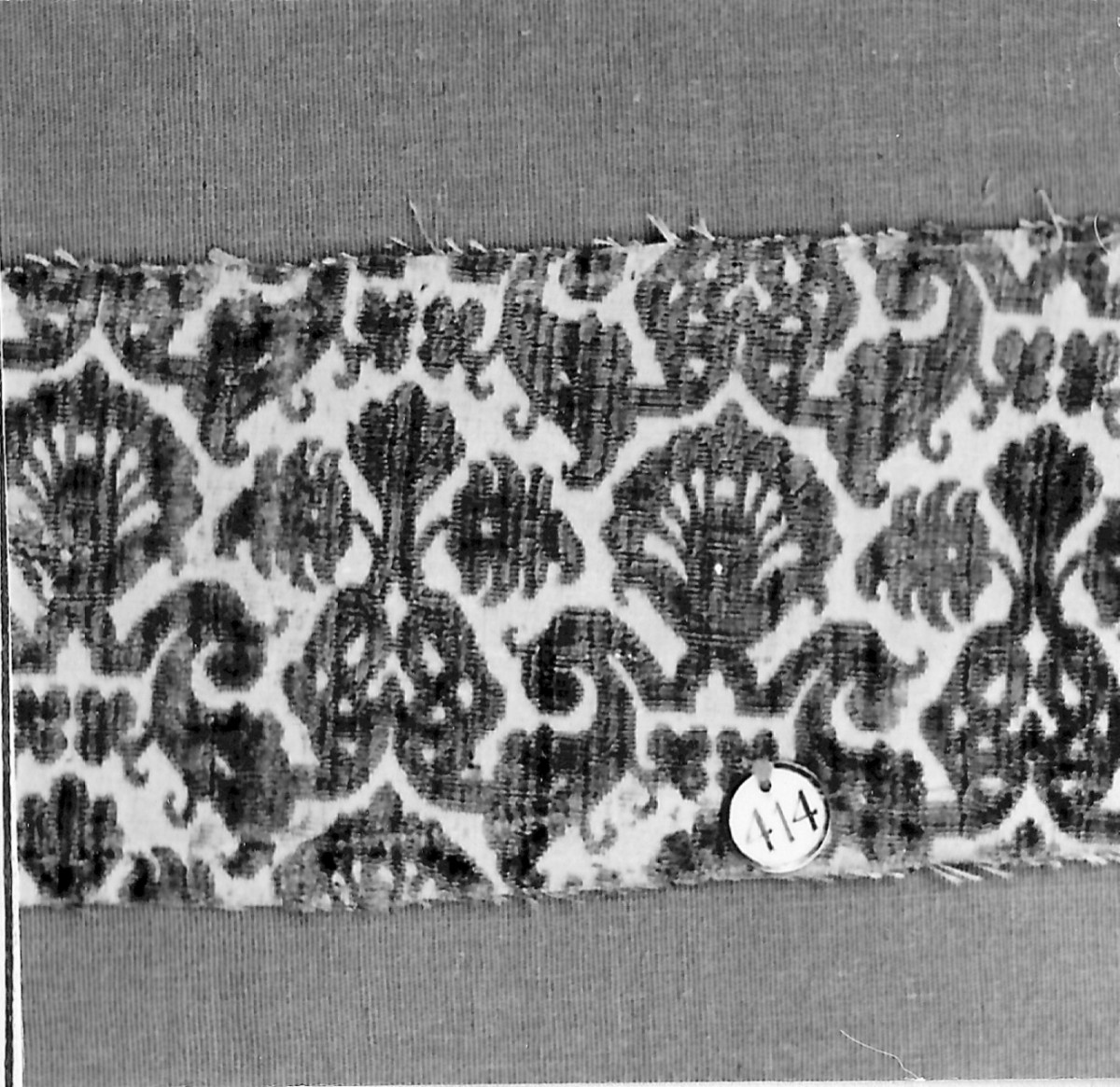 motivi decorativi vegetali (tessuto, frammento) - manifattura italiana (fine/ inizio secc. XVI/ XVII)