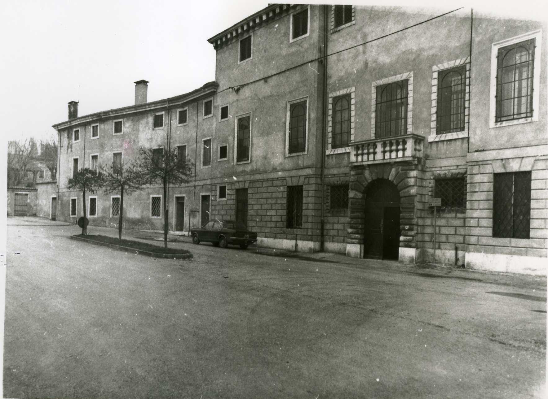 Palazzo Volpe (palazzo, nobiliare) - Lonigo (VI) 