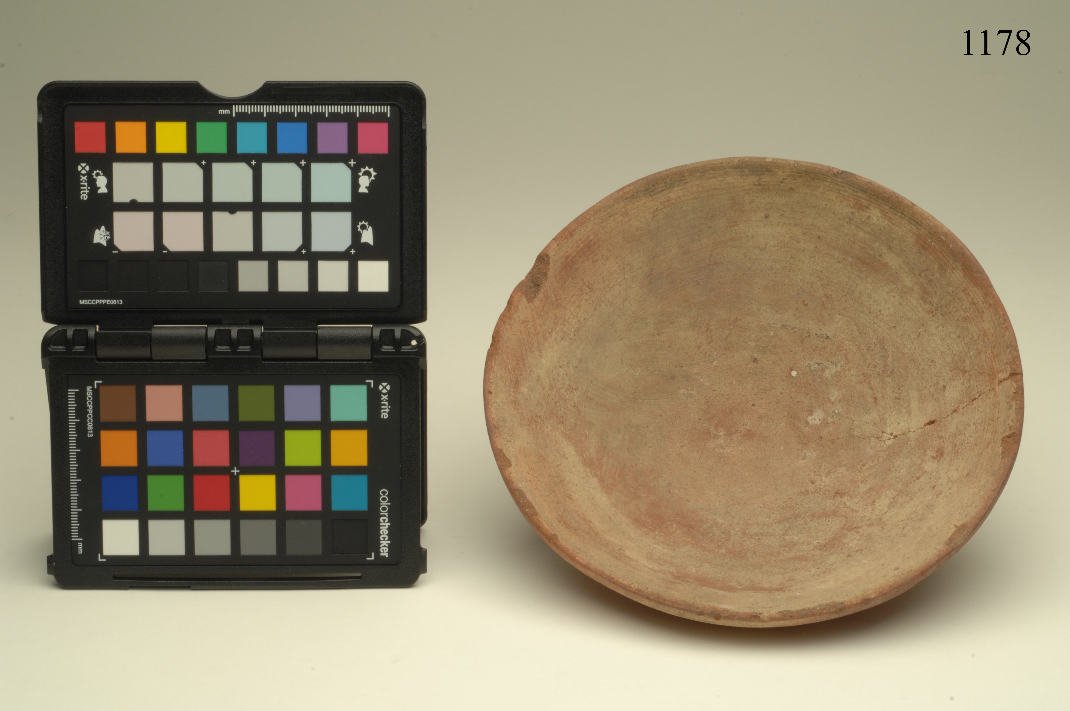 ciotola, ARREDI E SUPPELLETTILI/ CONTENITORI, RECIPIENTI E OGGETTI DI USO DOMESTICO - probabile cultura Chancay