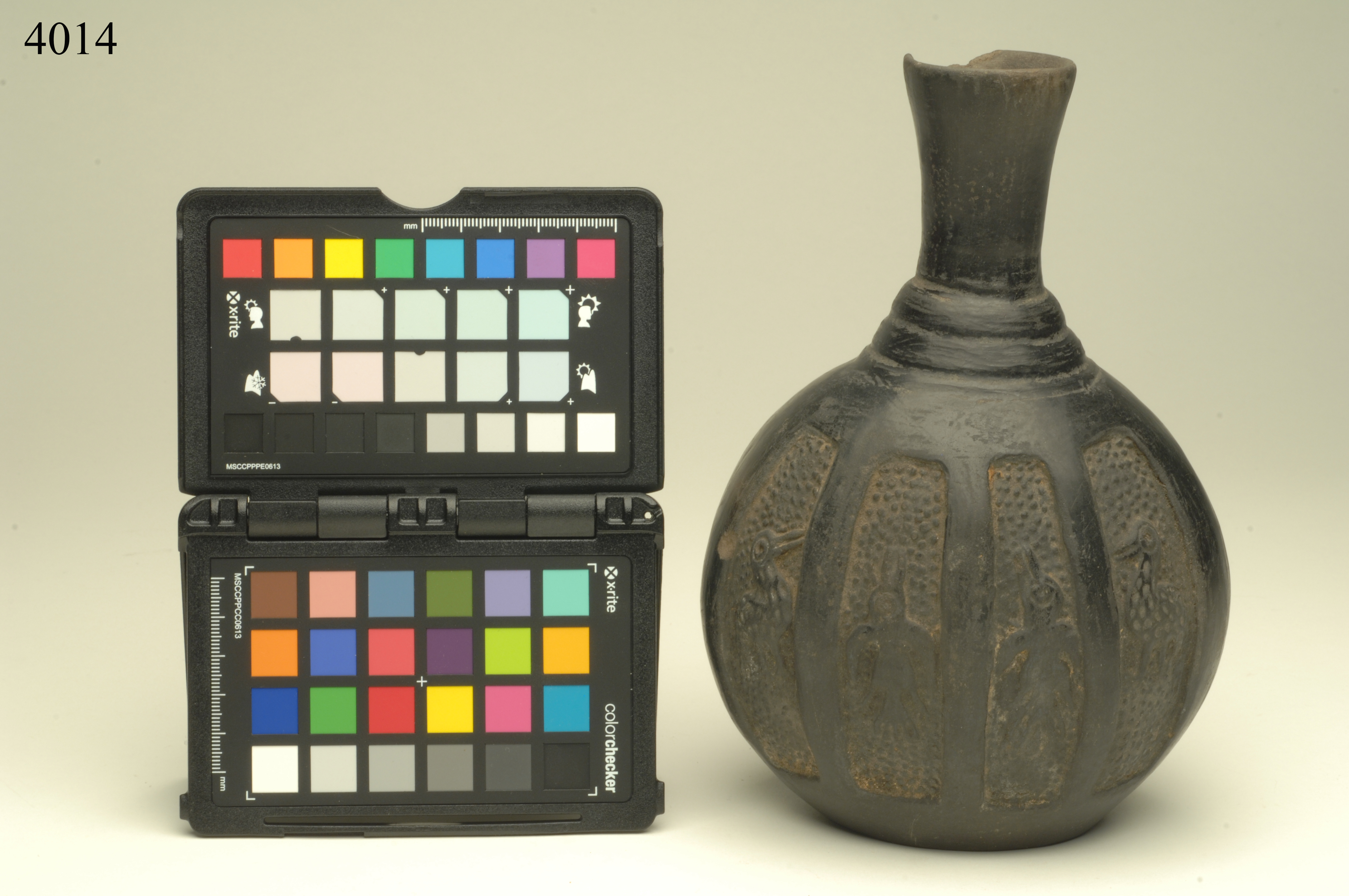 bottiglia, globulare, ARREDI E SUPPELLETTILI/ CONTENITORI, RECIPIENTI E OGGETTI DI USO DOMESTICO - cultura Chimù