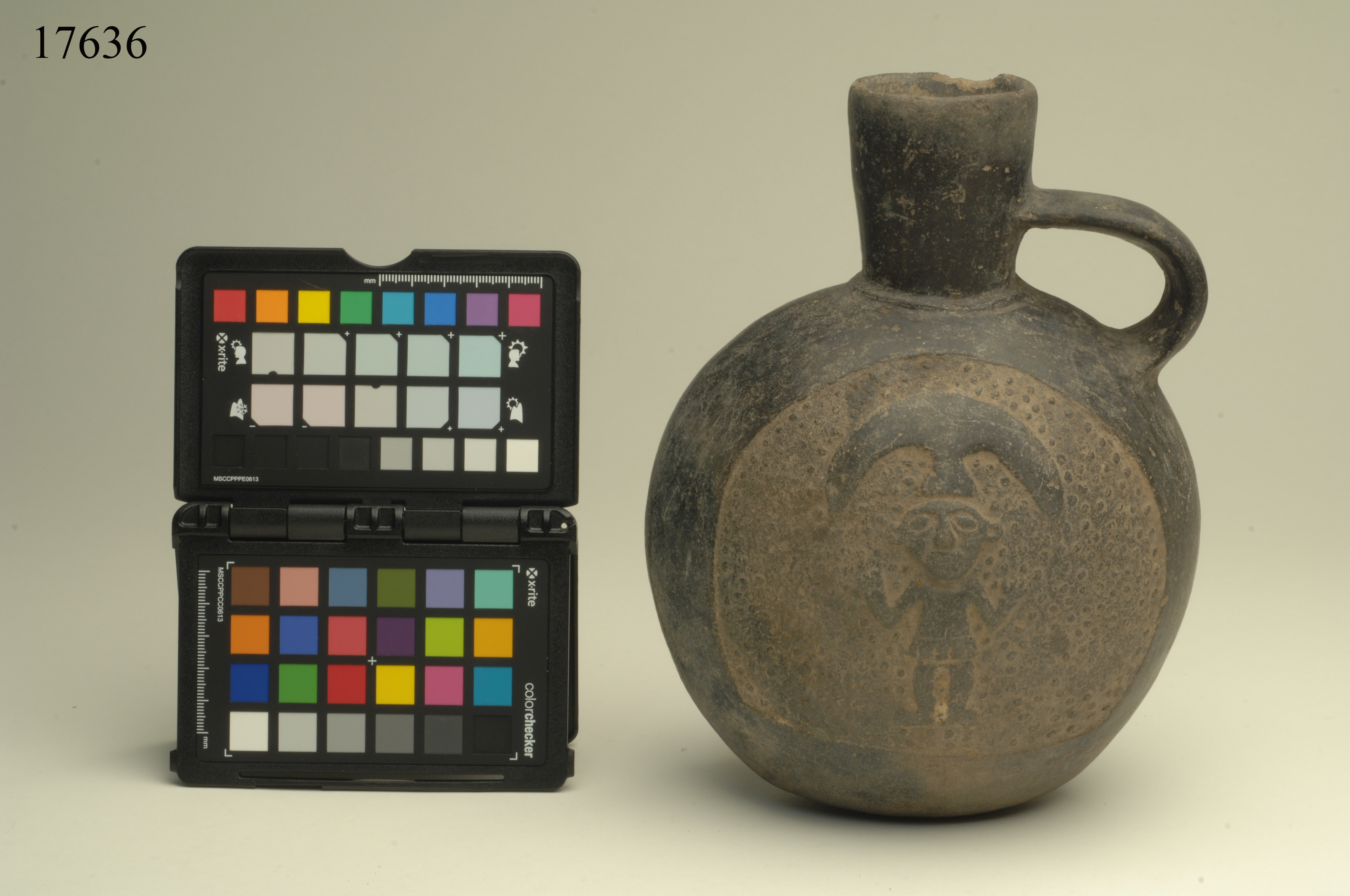 brocca, globulare schiacciata, ARREDI E SUPPELLETTILI/ CONTENITORI, RECIPIENTI E OGGETTI DI USO DOMESTICO - cultura Chimù