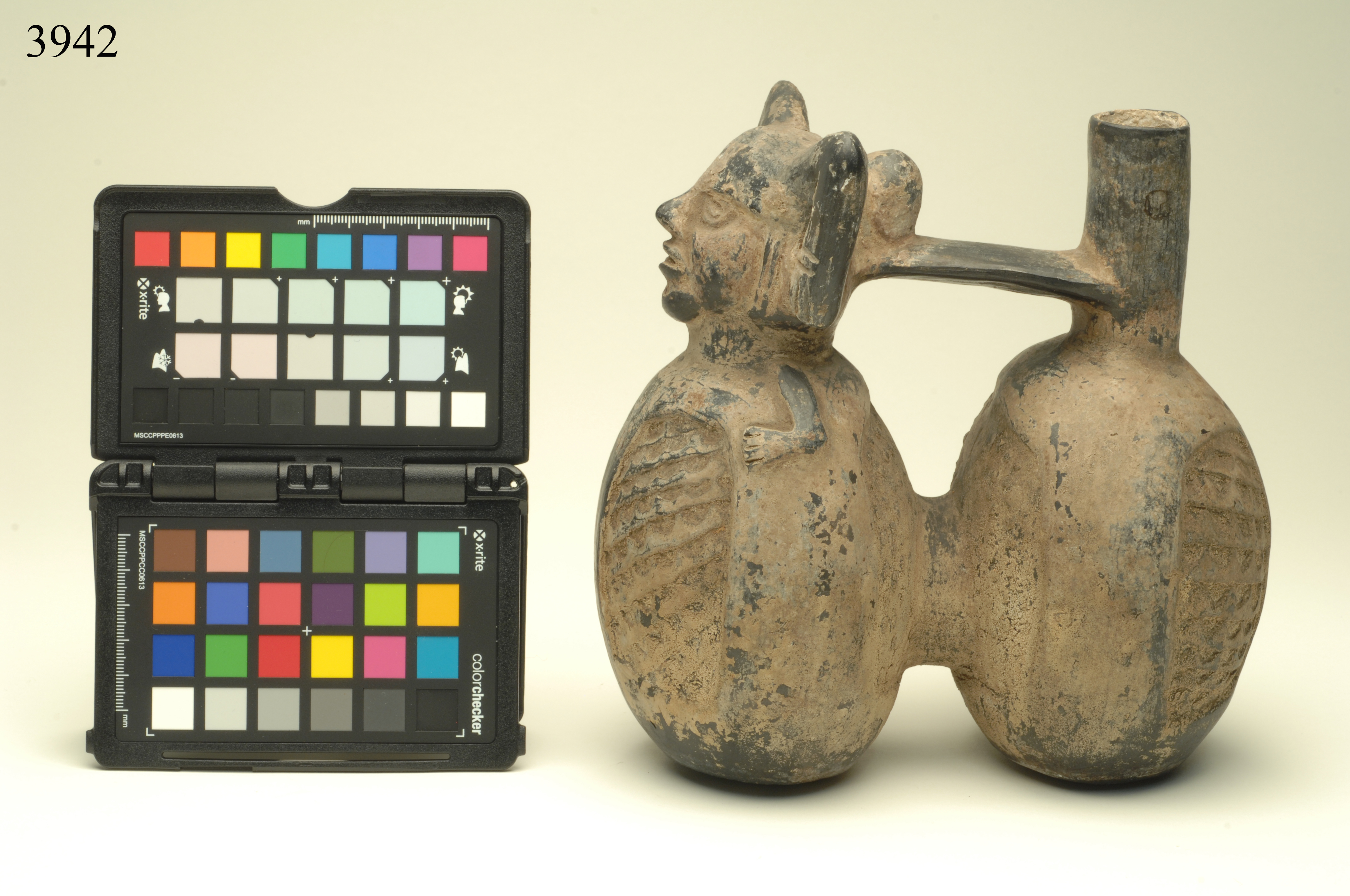 silbador (bottiglia doppia, ad effigie antropomorfa, ARREDI E SUPPELLETTILI/ CONTENITORI, RECIPIENTI E OGGETTI DI USO DOMESTICO) - cultura Chimù