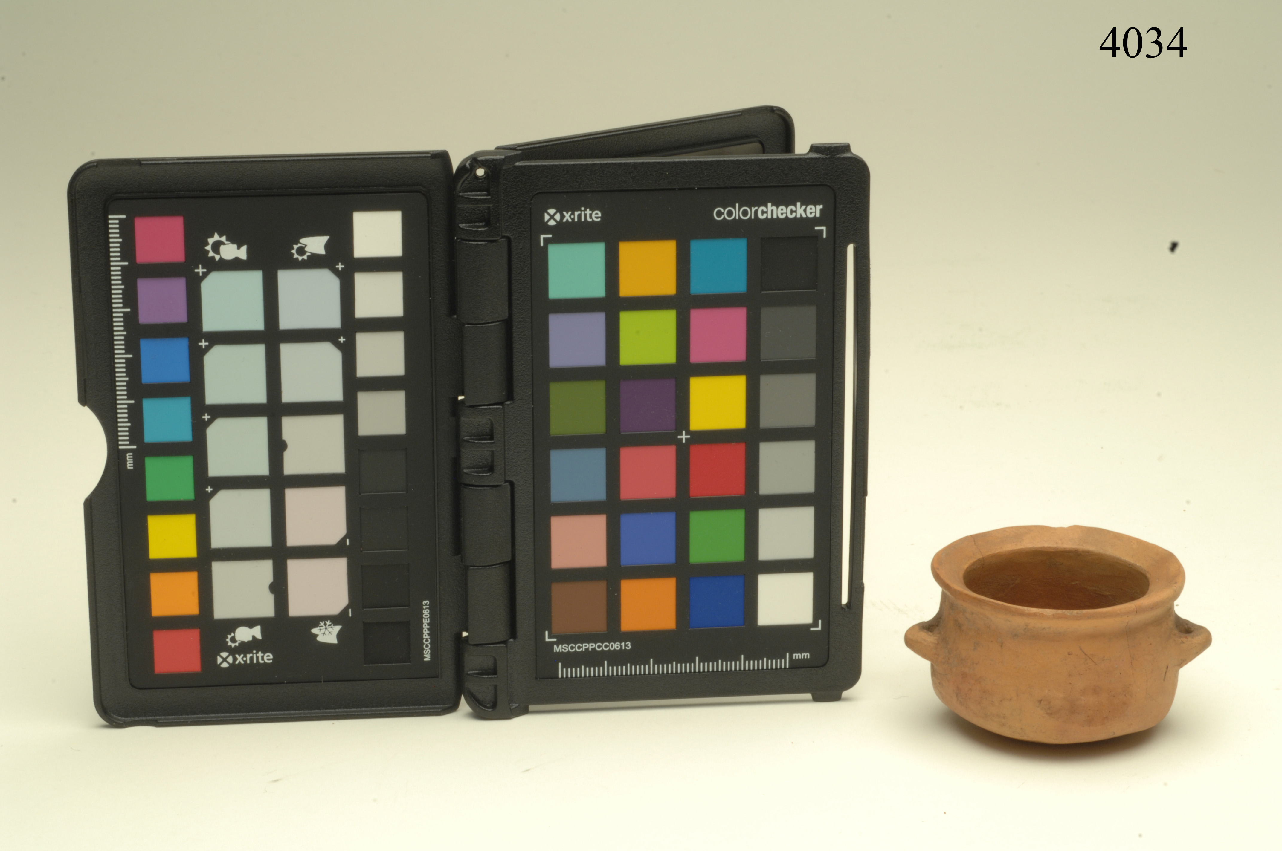 anfora, miniaturistica semiglobulare, ARREDI E SUPPELLETTILI/ CONTENITORI, RECIPIENTI E OGGETTI DI USO DOMESTICO - cultura precolombiana del Perù