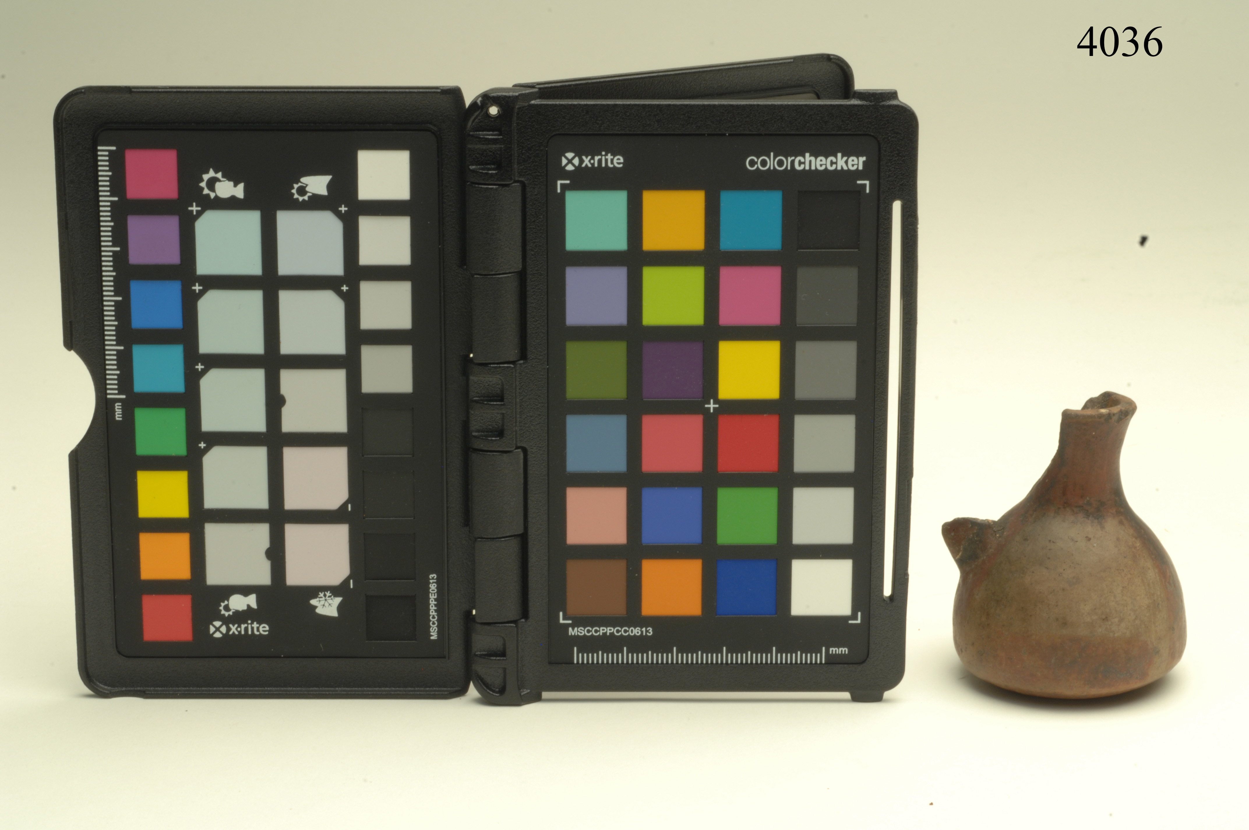 brocca, a profilo semiglobulare, ARREDI E SUPPELLETTILI/ CONTENITORI, RECIPIENTI E OGGETTI DI USO DOMESTICO - cultura precolombiana del Perù