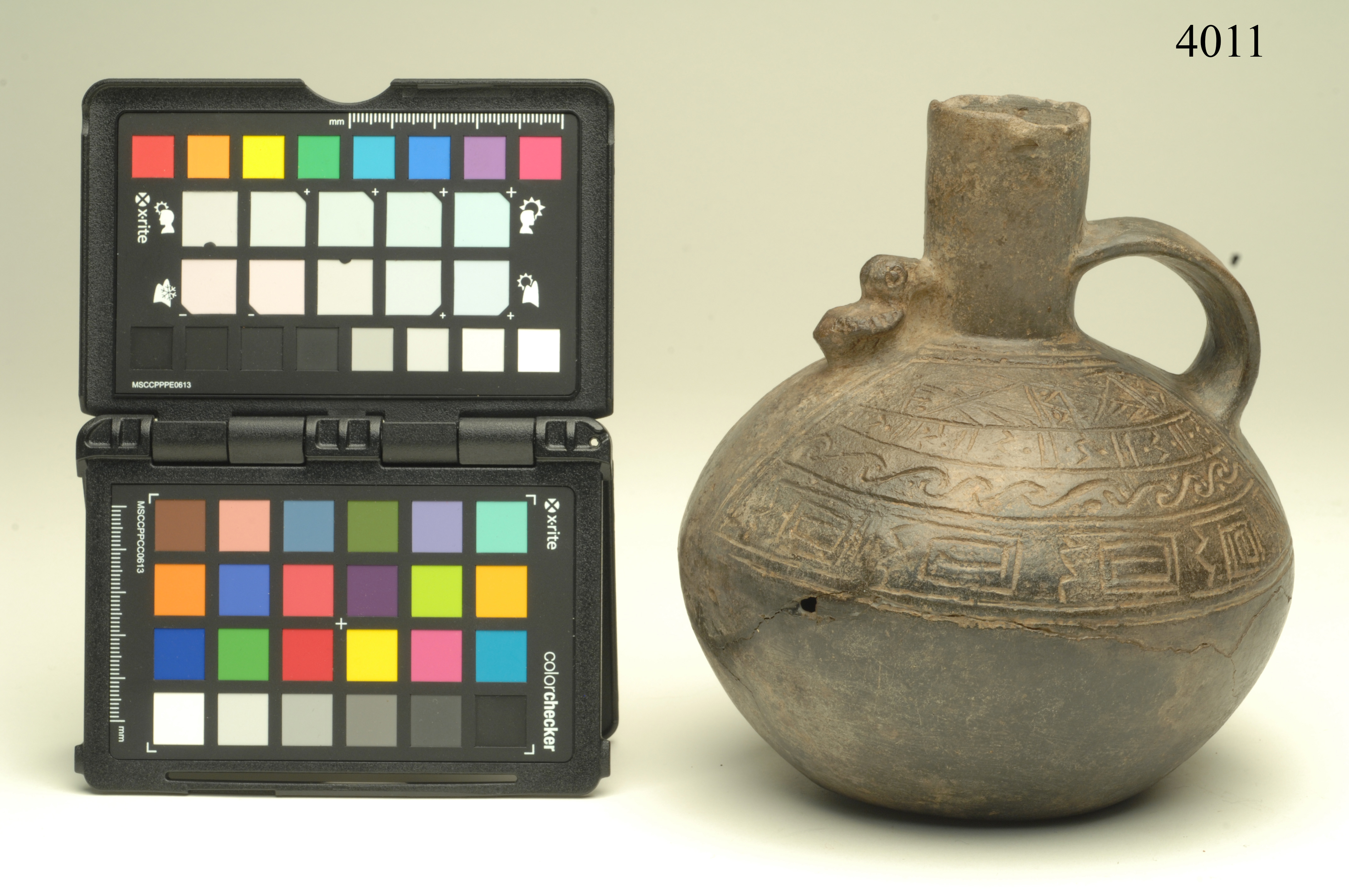 brocca, a profilo globulare appiattito, ARREDI E SUPPELLETTILI/ CONTENITORI, RECIPIENTI E OGGETTI DI USO DOMESTICO - cultura Chimù-Inca