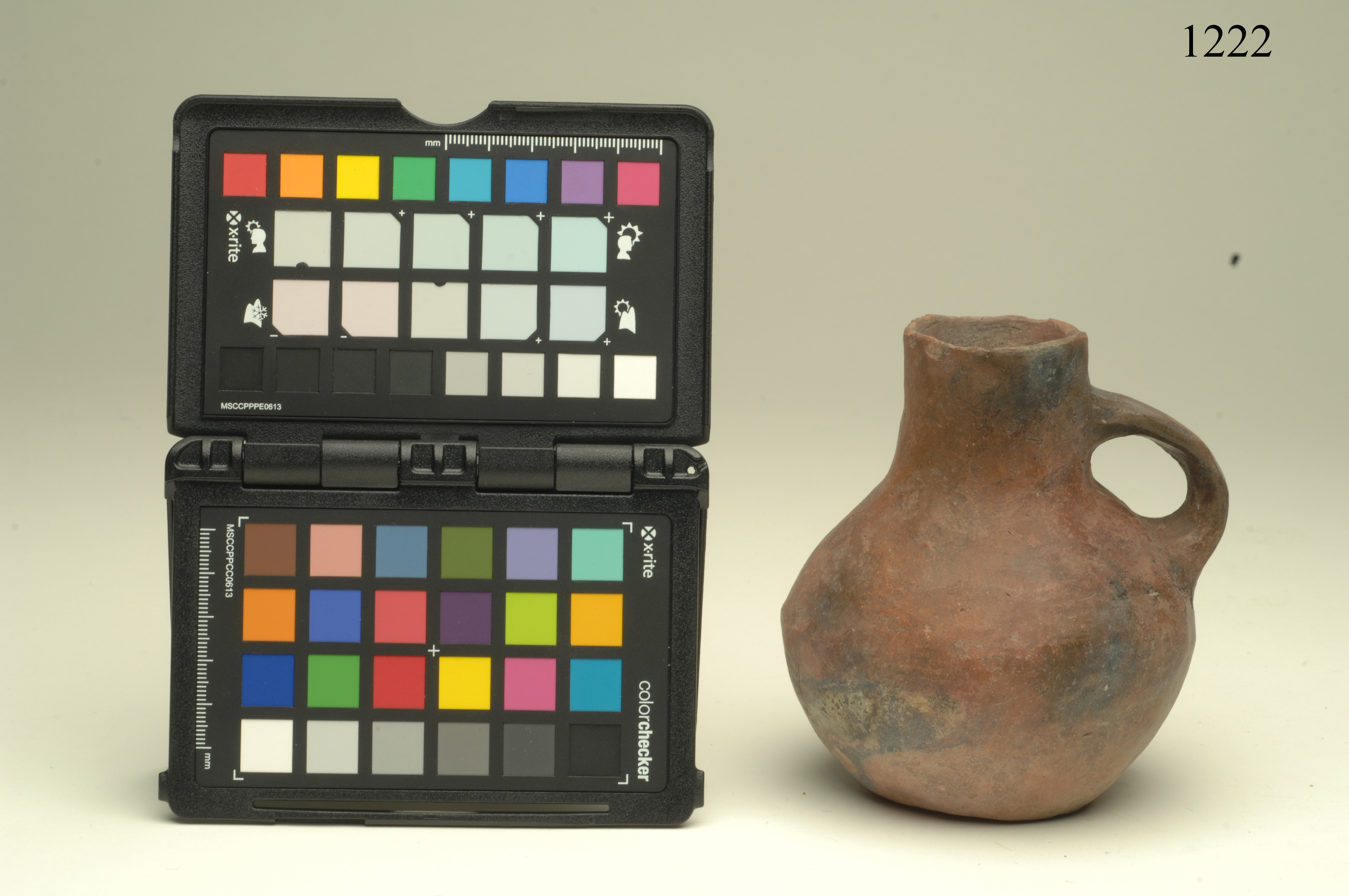 brocca, a profilo troncoconico, ARREDI E SUPPELLETTILI/ CONTENITORI, RECIPIENTI E OGGETTI DI USO DOMESTICO - cultura precolombiana del Perù