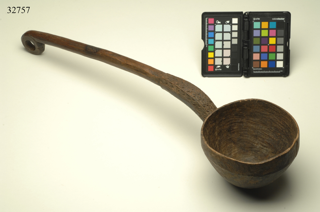 mestolo, da cucina, ARREDI E SUPPELLETTILI/ CONTENITORI, RECIPIENTI E OGGETTI DI USO DOMESTICO - cultura Kalasha