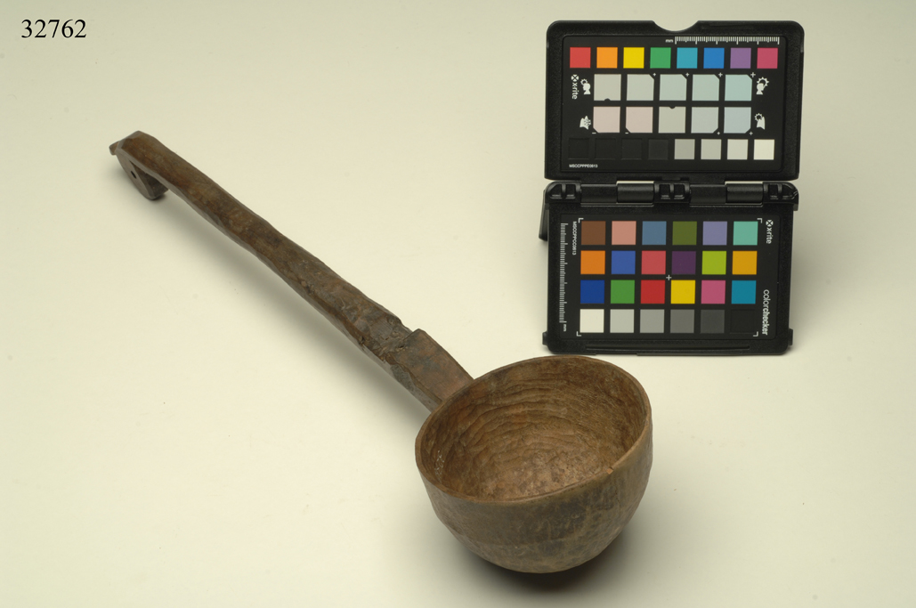 mestolo, da cucina, ARREDI E SUPPELLETTILI/ CONTENITORI, RECIPIENTI E OGGETTI DI USO DOMESTICO - cultura Kalasha