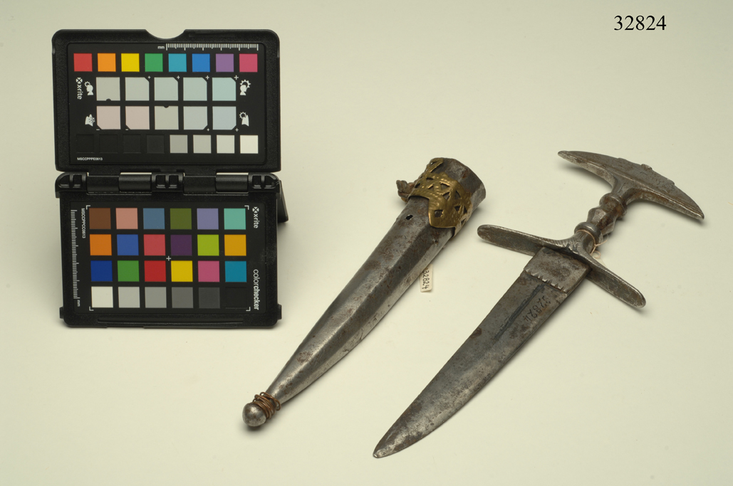 pugnale con fodero, STRUMENTI E ACCESSORI/ ARMI E ARMATURE - cultura Kati