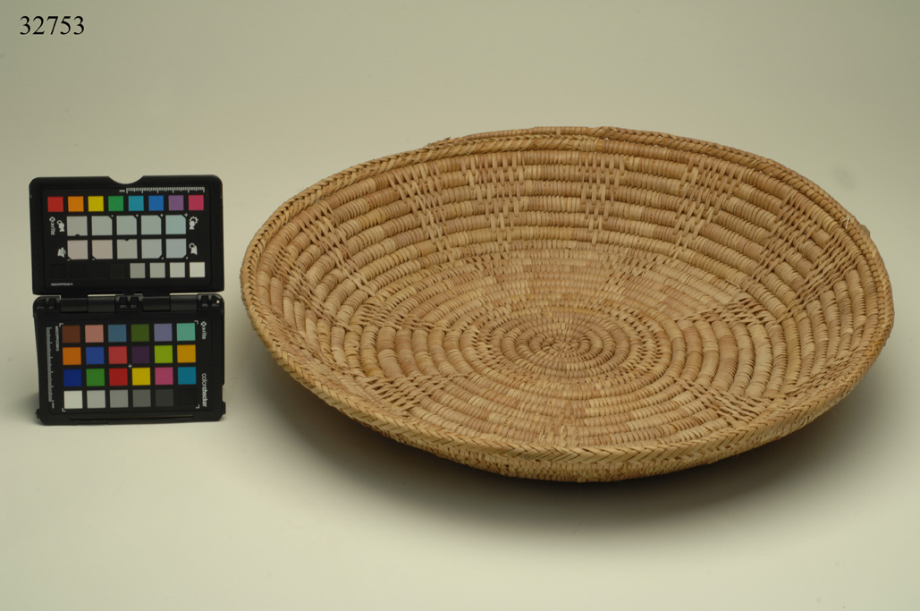 paniere, ARREDI E SUPPELLETTILI/ CONTENITORI, RECIPIENTI E OGGETTI DI USO DOMESTICO - cultura Kalasha