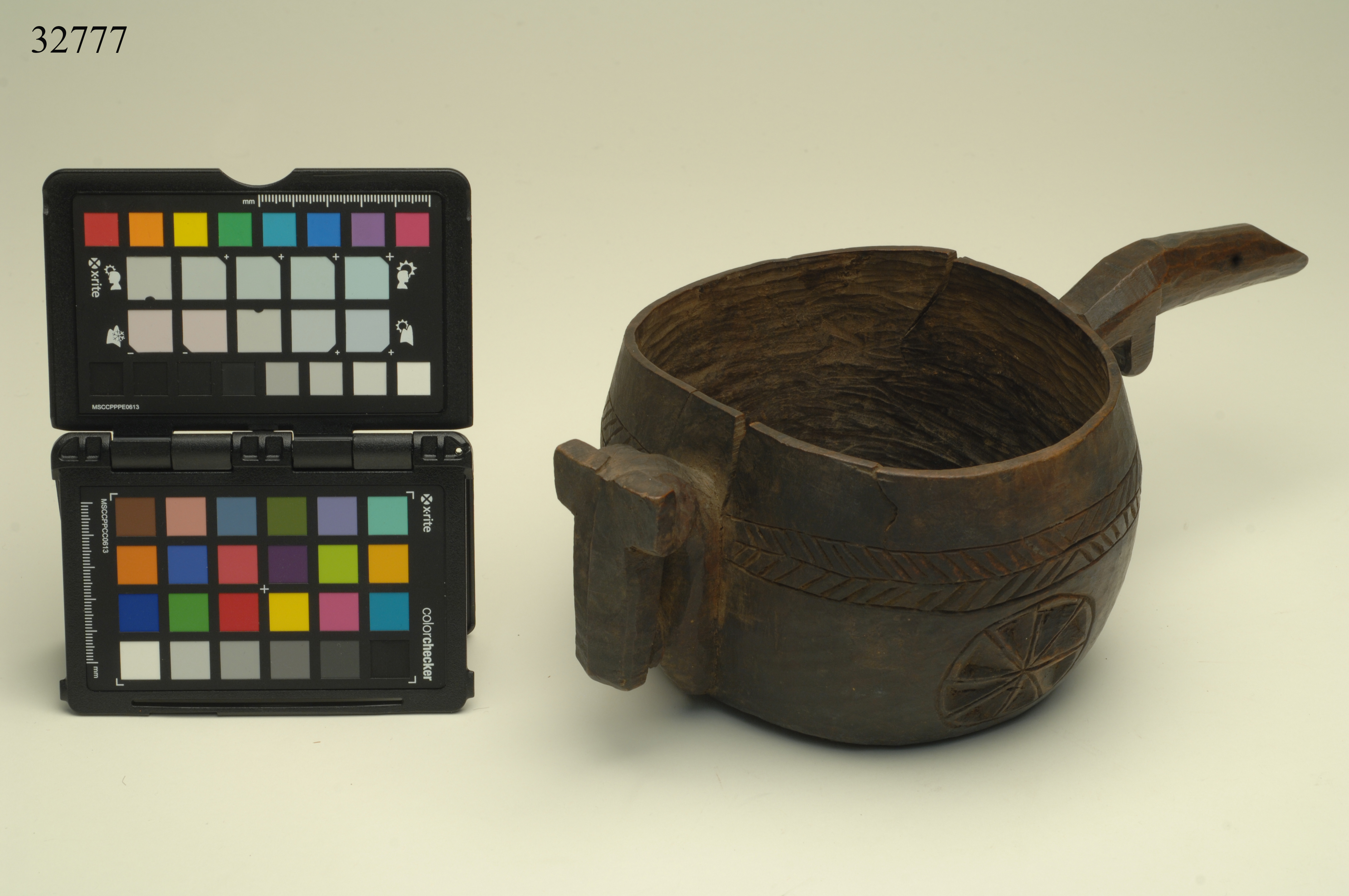 contenitore, per alimenti, ARREDI E SUPPELLETTILI/ CONTENITORI, RECIPIENTI E OGGETTI DI USO DOMESTICO - cultura Kalasha