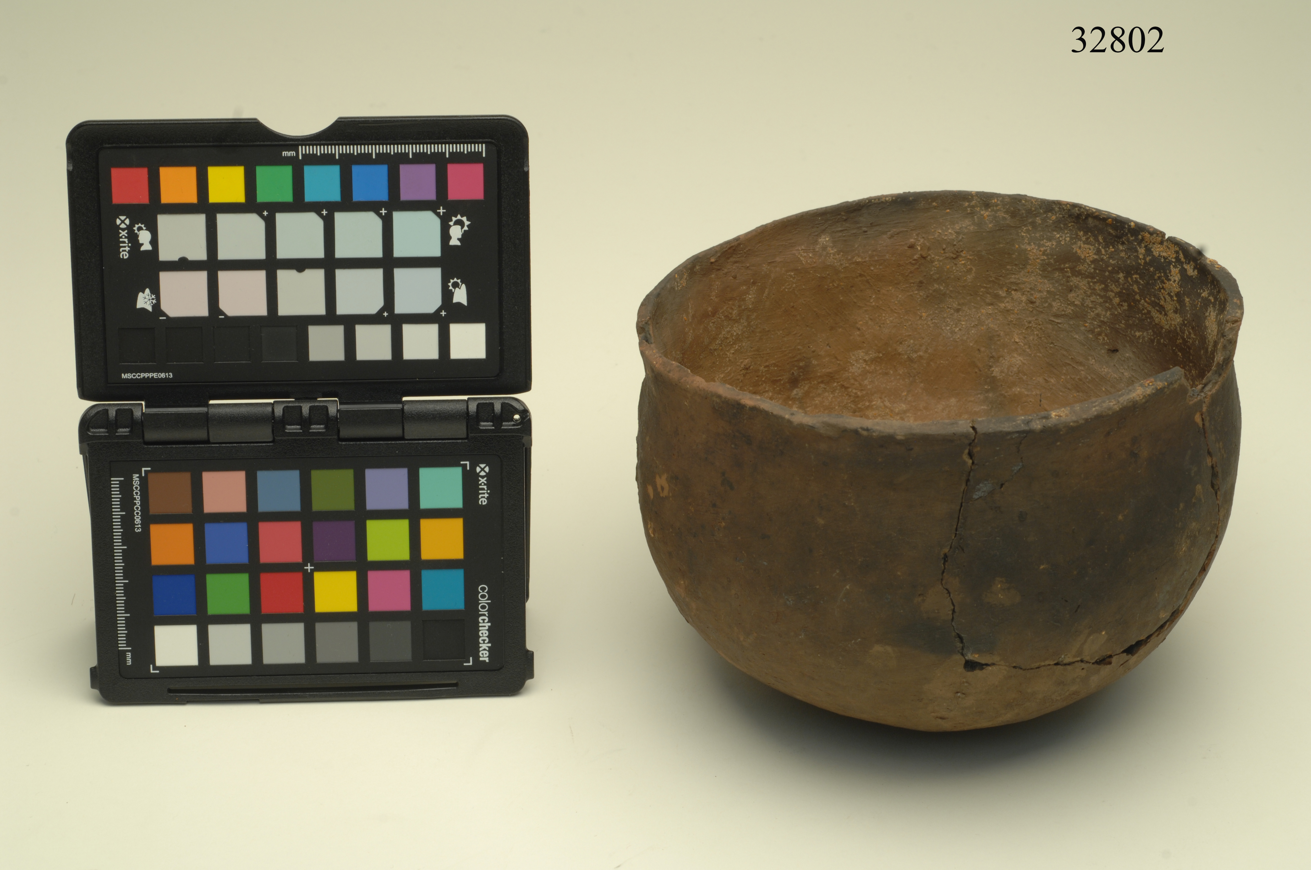 olla, globulare, ARREDI E SUPPELLETTILI/ CONTENITORI, RECIPIENTI E OGGETTI DI USO DOMESTICO - cultura Kalasha