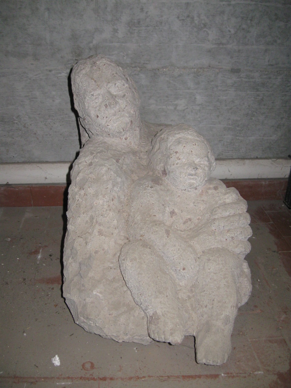 madre con bambino (scultura) di Sciola Giuseppe detto Pinuccio Sciola (XX)