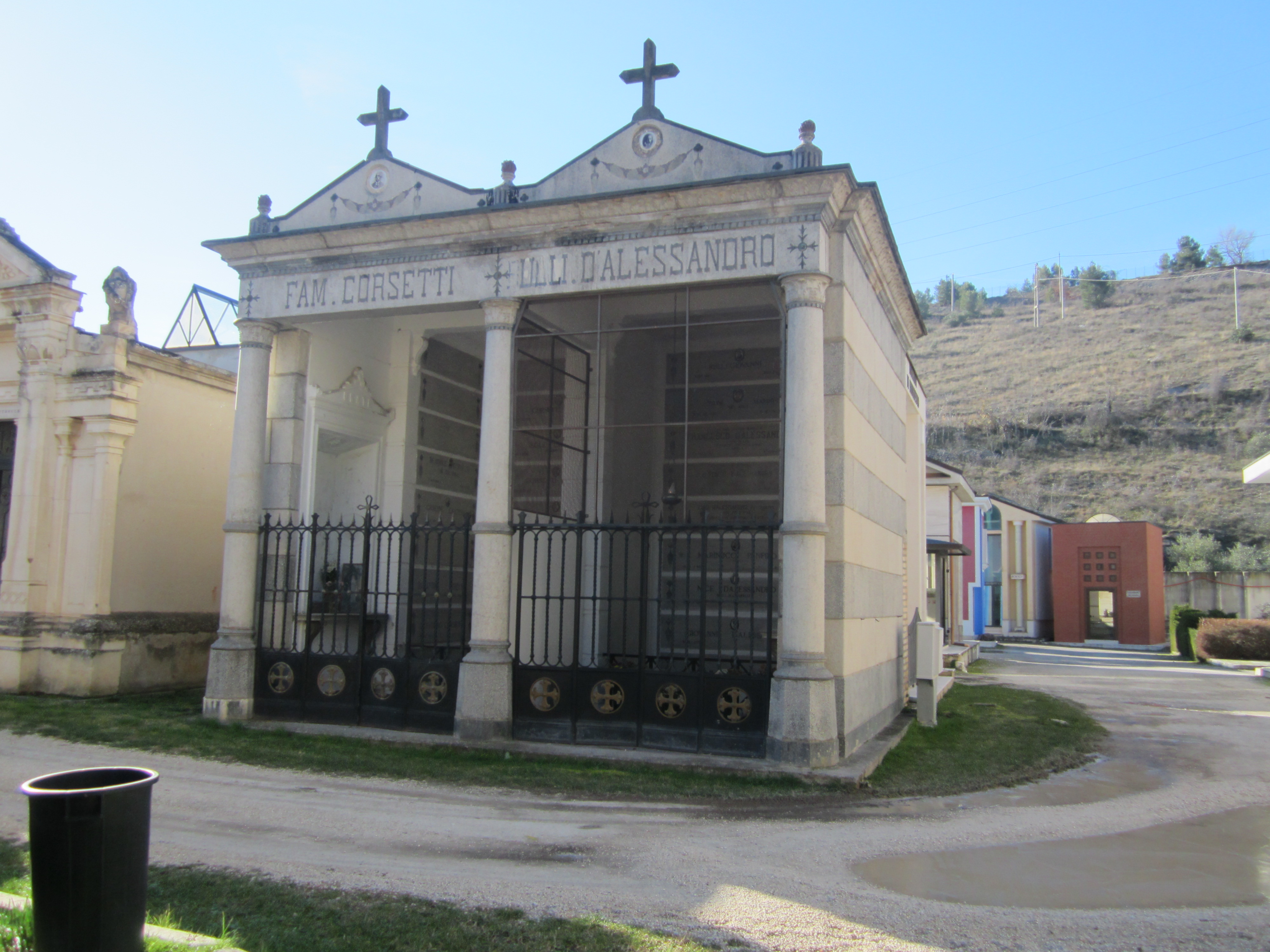 Cappella cimiteriale Famiglia Corsetti Rulli D'Alessandro (cimitero, monumentale) - Sulmona (AQ)  (XX, prima metà)