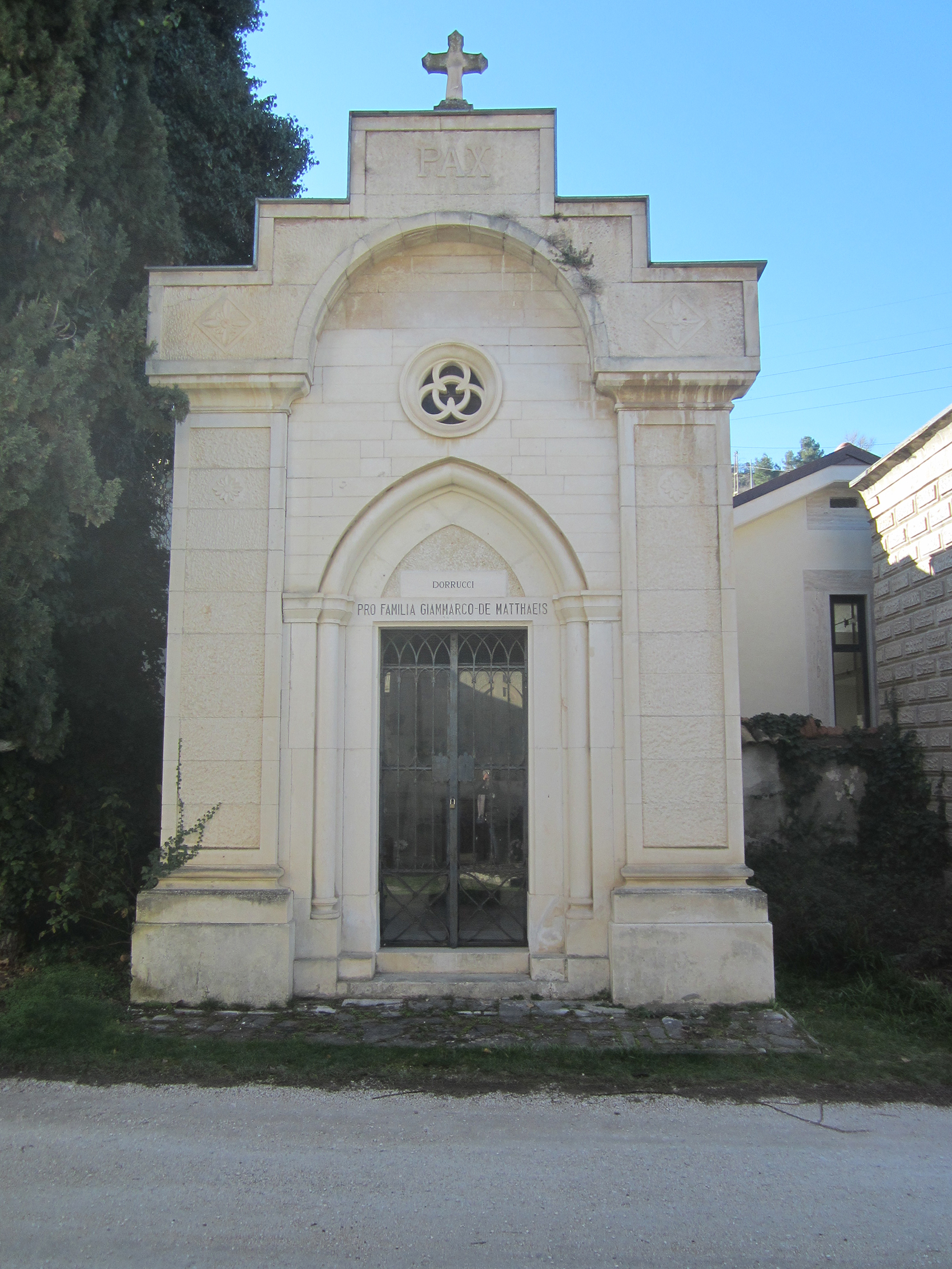 Cappella cimiteriale Pro familia Giammarco De Matthaeis e Dorucci (cimitero, monumentale) - Sulmona (AQ) 