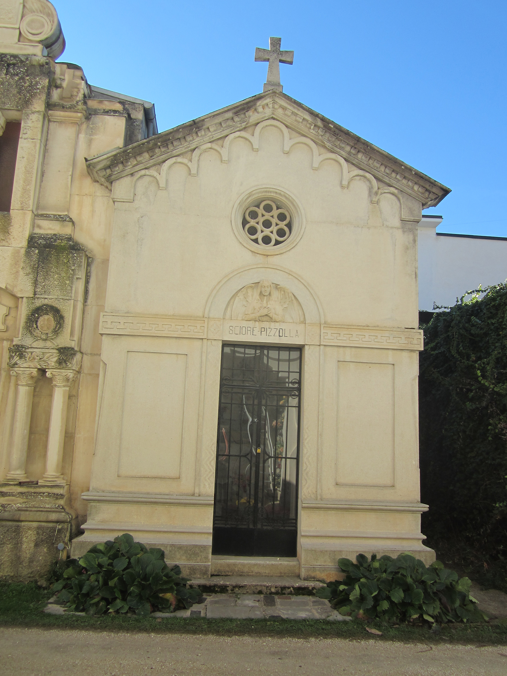 Cappella Sciore Pizzolla (cimitero, monumentale) - Sulmona (AQ) 
