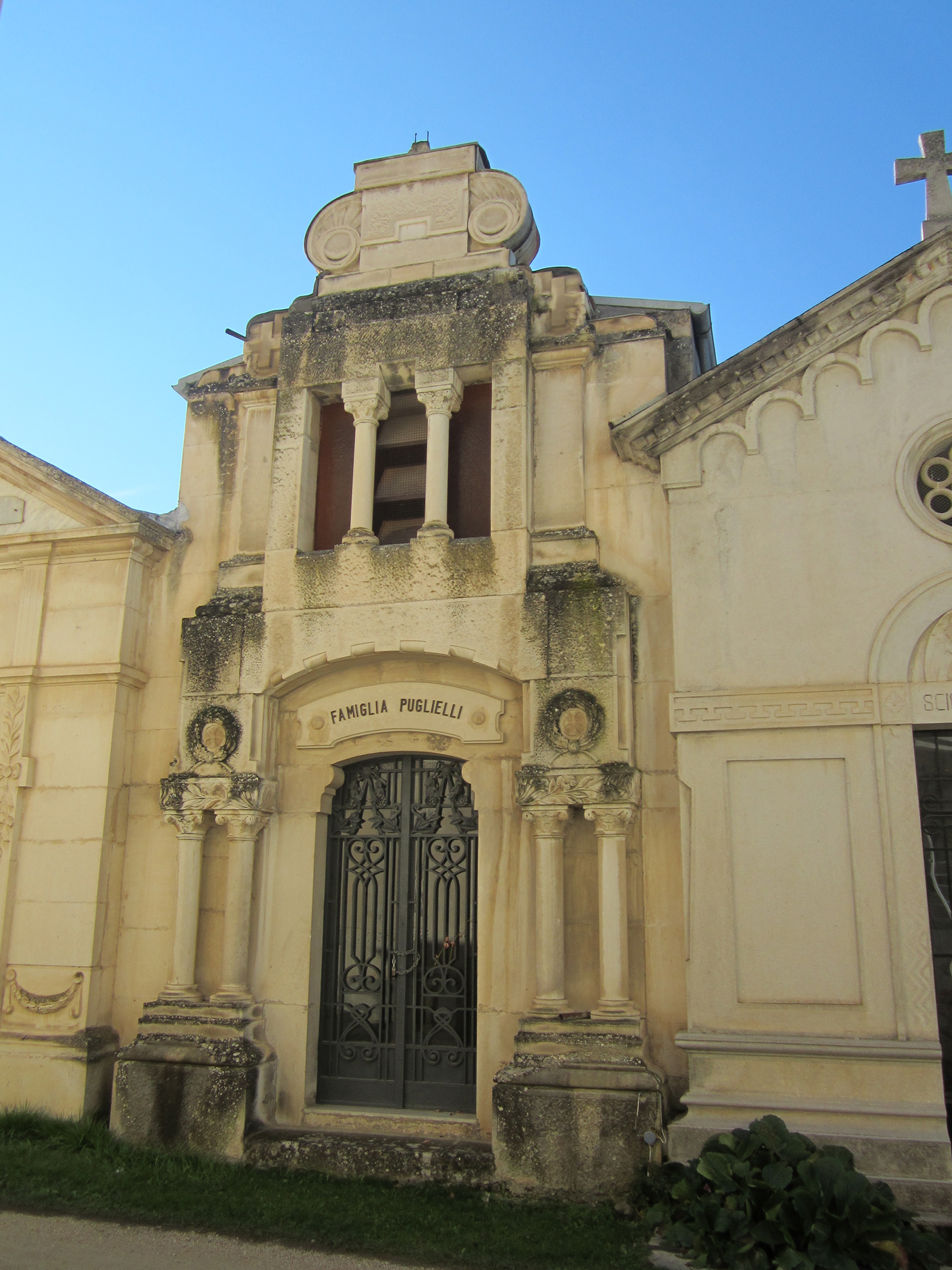 Cappella cimiteriale Famiglia Puglielli (cimitero, monumentale) - Sulmona (AQ) 