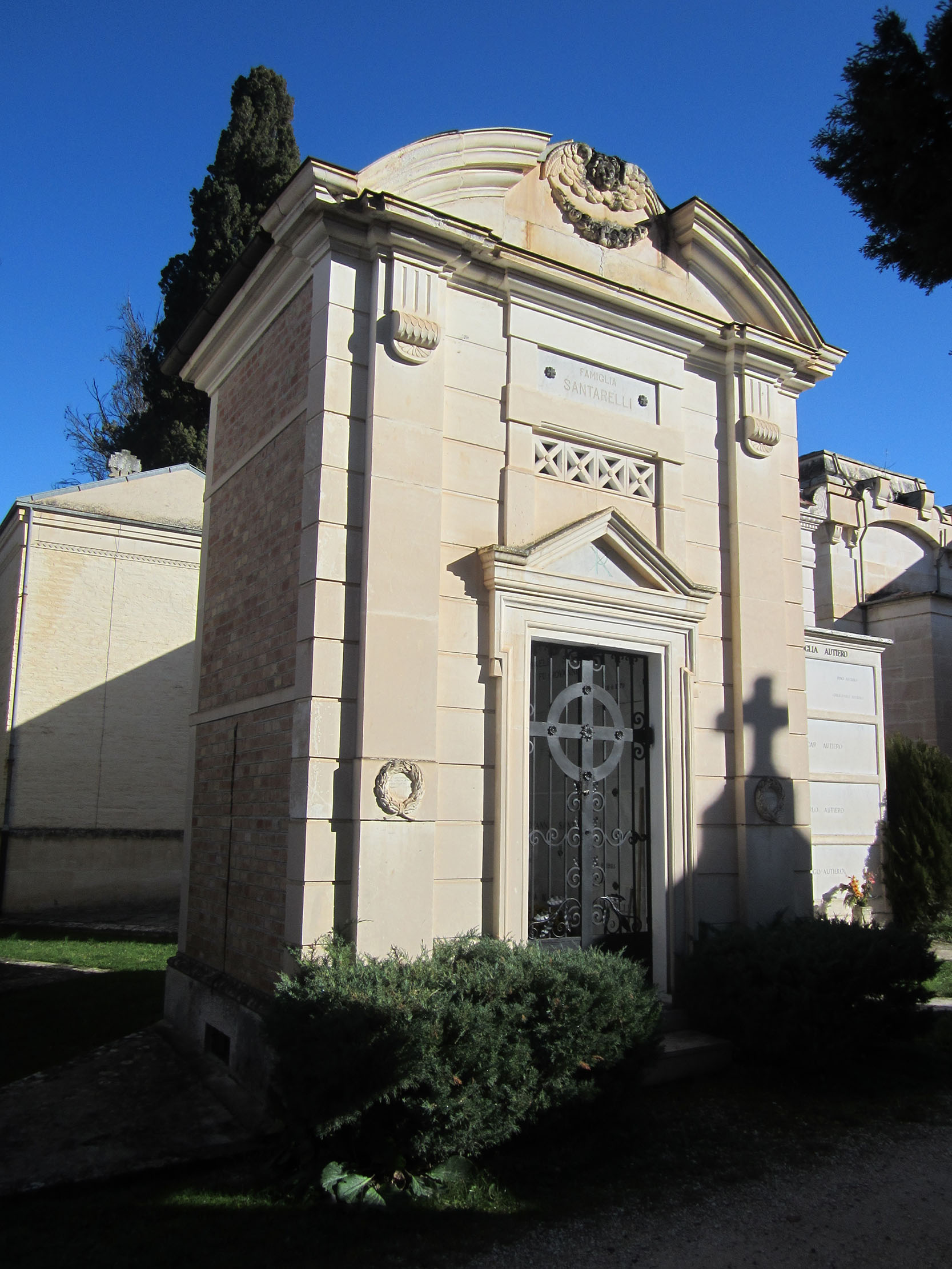 Cappella cimiteriale Famiglia Santarelli (cimitero, monumentale) - Sulmona (AQ) 